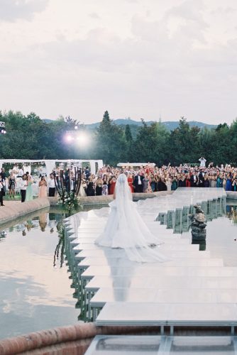 zeynab kanso wedding ceremony wedding photos groom comes to the guests 11 joseba sandoval