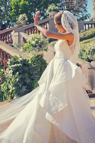 zeynab kanso wedding photo shoot bride smiles joseba sandoval