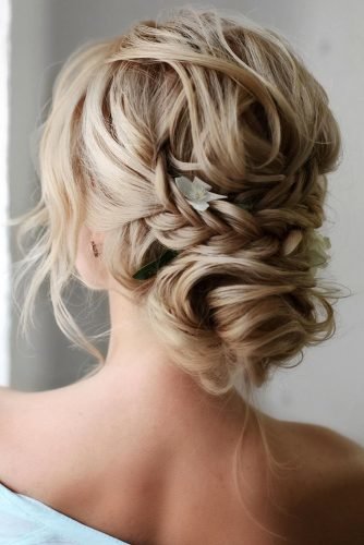33 Curly Wedding Hairstyles From Playful To Chic Wedding Forward