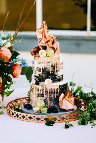 drip-wedding-cakes-with-golden-details-sarah-libby-photography