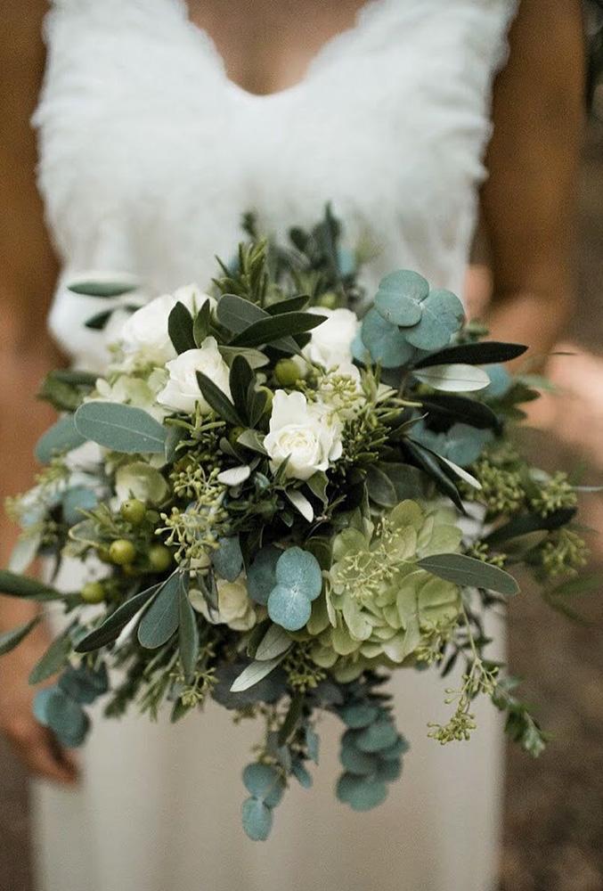 green-wedding-florals-gentle-green-bouquet-leilascompanion
