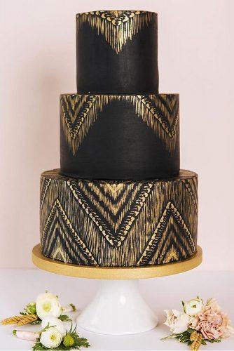 mexican wedding cake ideas brack with gold patterns kara brodgesell via instagram
