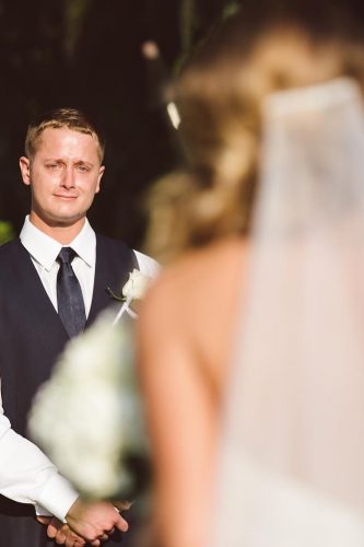 wedding photo checklist and bride first look amelia anddan photography