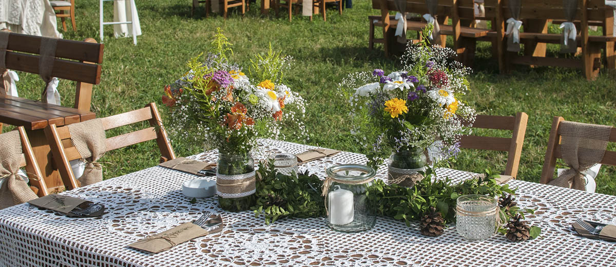 30 Cozy Rustic Backyard Wedding Decoration Ideas Wedding Forward 30 Cozy Rustic Backyard Wedding Decoration Ideas Wedding Forward