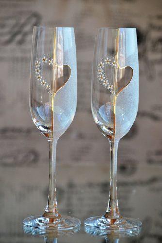 wedding glasses gold with flowers and hearts wedding_bay via instagram