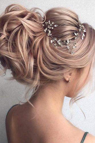 30 Captivating Wedding Hairstyles For Medium Length Hair