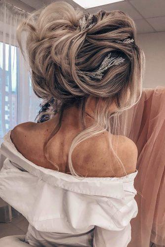 30 Captivating Wedding Hairstyles For Medium Length Hair