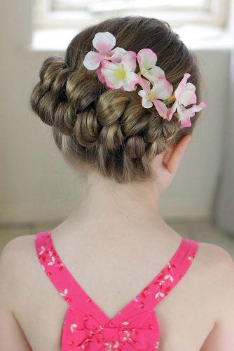 39 Cute Flower Girl Hairstyles 2020 Update Wedding Forward