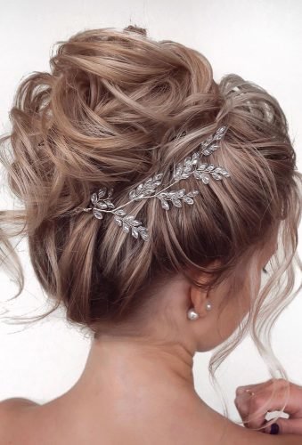 30 Greek Wedding Hairstyles For The Divine Brides
