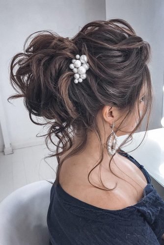 updo for wedding guest