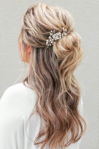 42 Chic And Easy Wedding Guest Hairstyles Wedding Forward