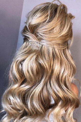 42 Chic And Easy Wedding Guest Hairstyles Wedding Forward