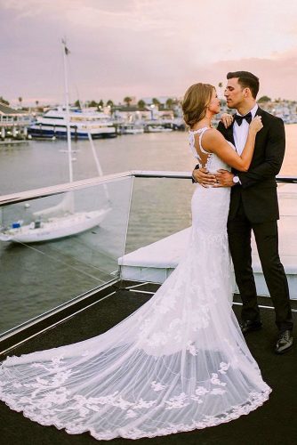 wedding photos couple on a yahct jamilaree