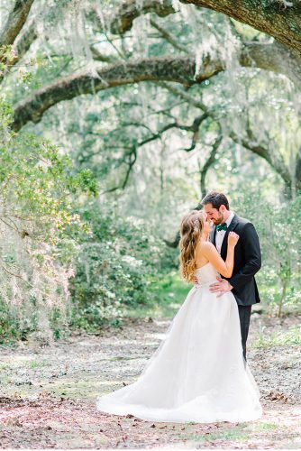 wedding photos romantic photo in wood aaronandjilliann