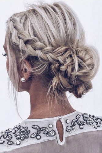 wedding updos for short hair low messy bun with braid texture elisabeth via instagram