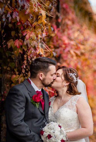 fall wedding photos sweet kiss czerminskicom