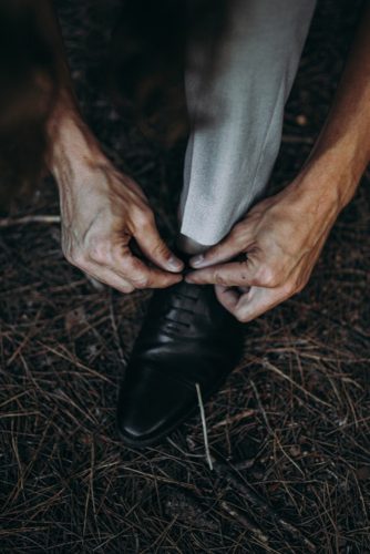 groom wear black shoes lorena erre photography