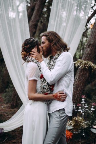 the bride and groom kiss lorena erre photography