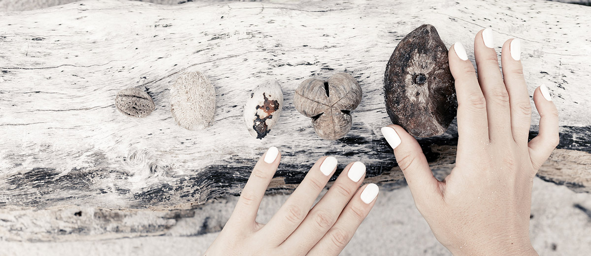 30 White Nail Designs Ideas For Wedding [2025 Guide]