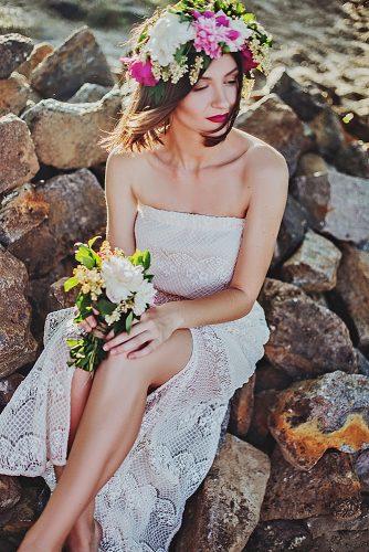 beach wedding bride dress with flower crone