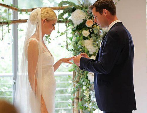 wedding ceremony order bride and groom couple rings