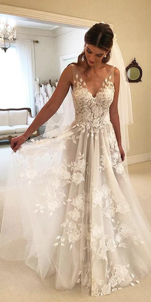 36 Floral Wedding Dresses That Are Incredibly Pretty Trubridal