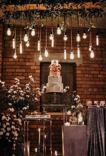 wedding splurges wedding cake decor with lamp kerrylu photographer