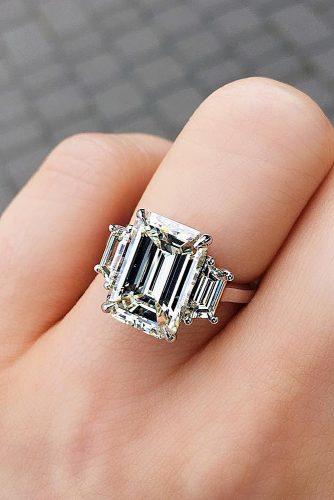 Verlobungsringe im Smaragdschliff drei Steine Diamant Weißgold einfach