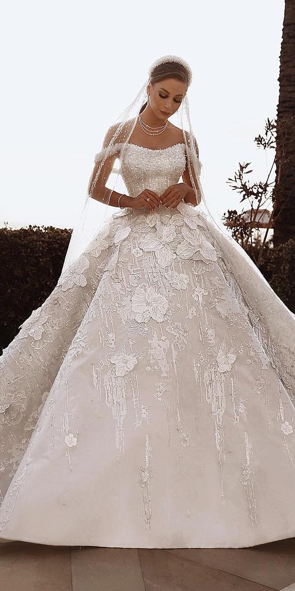 best wedding gown for hourglass shape
