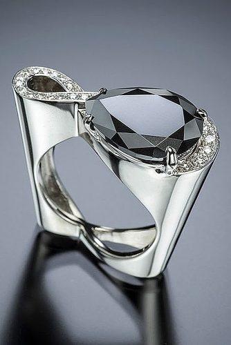 engagement ring pear gold unique
