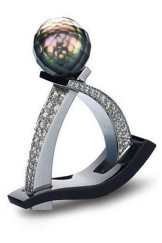 engagement ring solitaire round cut center stone modern