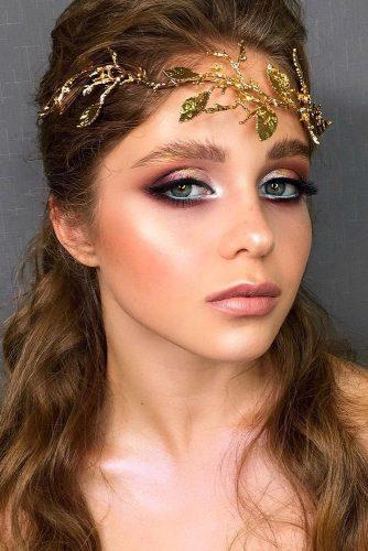 fall wedding makeup shimmer gold pink smoky arrows blue eyeliner matte pink lips gplden leaves crown alexeeva_victoria