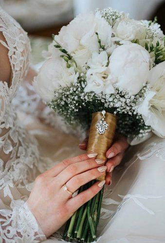wedding bouquets 2019 white wedding bouquet annarenardaphotography