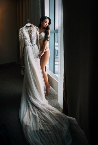 sexy wedding pictures bride and dress alinabosch