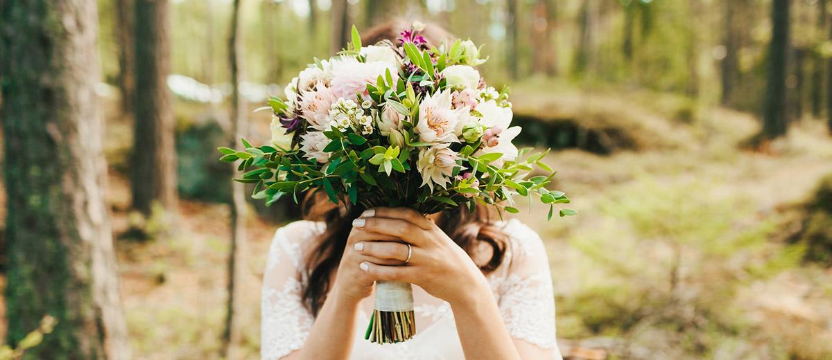dahlias wedding bouquets featured image