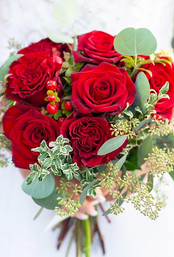 valentines day wedding ideas red wedding bouquet deniamolinaphotography
