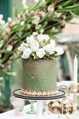 wedding colors 2019 olive green and gold small cake with white flowers on top helenwarnerphotography