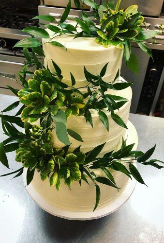 spring wedding cakes greenery cake cakesbypeddie