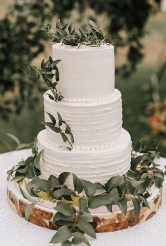 spring wedding cakes small greenery cake jamiemercuriophoto