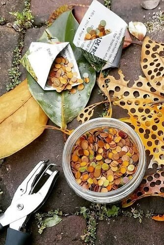 wedding trends leaf confetti eco friendly wedding