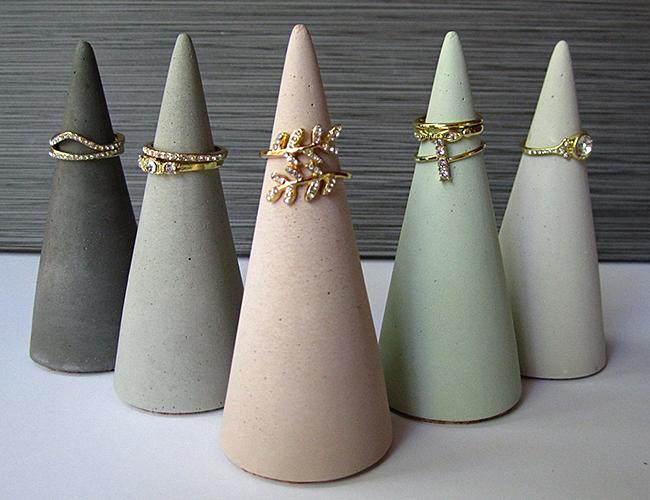 55 Bridal Shower Gifts And Etiquette 2021 Tips Wedding Forward