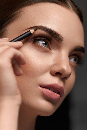 wedding beauty plan bridal brow shaping with eyebrow pencil natural makeup