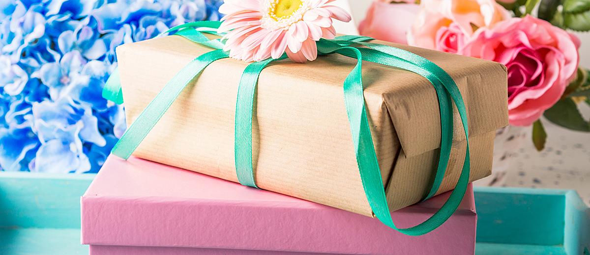 Wedding Money Gift Box Ideas : Diy Gift Card Box Ideas Novocom Top - That way, your guests aren't forced to carry around an envelope sticking out of their purse all night.