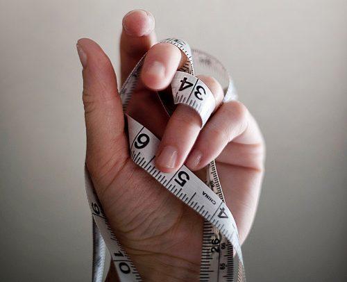 Top 11 Tips On How To Measure Ring Size At Home Wedding Forward Top 11 Tips On How To Measure Ring Size At Home Wedding Forward