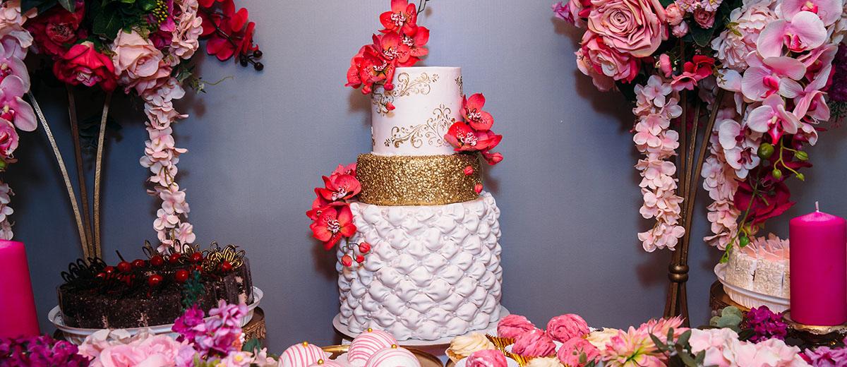 25 Luxury Wedding Cakes