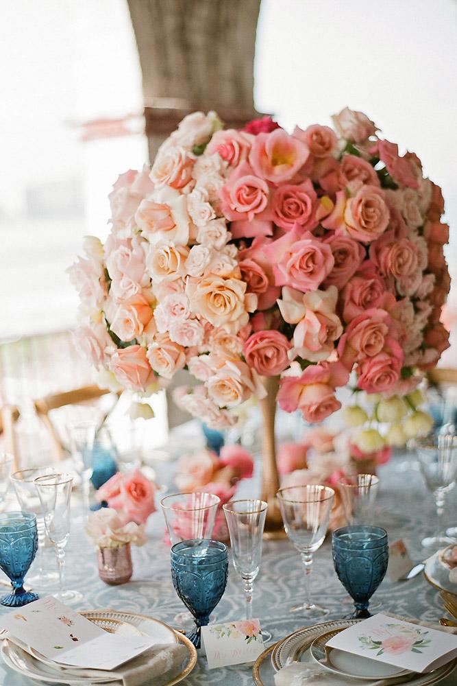 summer wedding trends peachy and coral roses elegant centerpiece stephanie kaslly photography