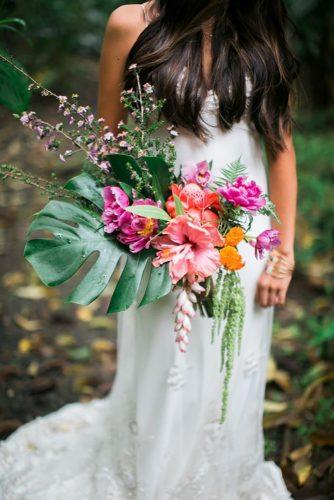 tropical wedding bouquets simple bouquet Anna Gomes Photo
