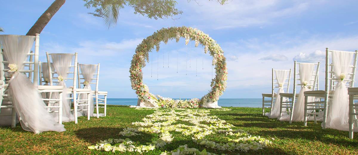wedding floral moon gates featured image