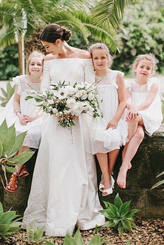 wedding photo checklist bride with family children