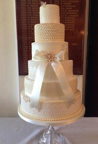 luxury wedding cakes cake with pearls with gold jacs wedding cakes